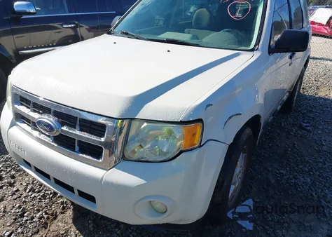 2010 Ford Escape Xlt из США, поврежденный, VIN 1FMCU0D75AKC67726